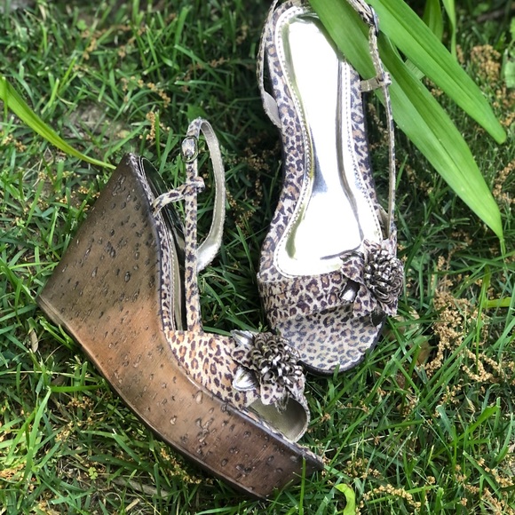 Sonho dos Pés Cheetah Platform Sandals - Picture 5 of 16